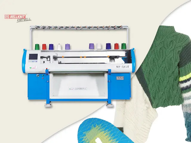 Flat-Knitting-Machine